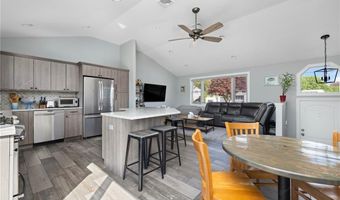26 Leawood Dr, Cranston, RI 02920