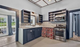 1421 Hendrix St, Altus, AR 72821