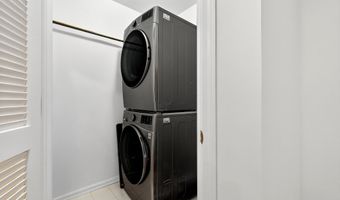 34 MARINA Dr, Bayonne, NJ 07002