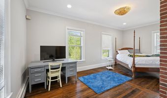 75 W Broadway, Bangor, ME 04401