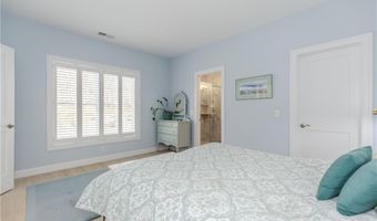 200 Wickford Ct, North Kingstown, RI 02852