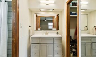 2208 Hickory Dr, Ardmore, OK 73401