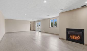 19360 Lawrence 2227, Aurora, MO 65605