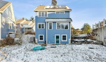 71 Village Ct 71, Berlin, MA 01503