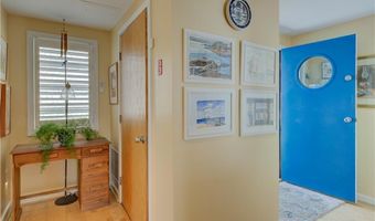 204 BELLEVUE Ct 204, Narragansett, RI 02882
