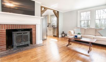 28 Rock Cut Rd, Bridgewater, CT 06752
