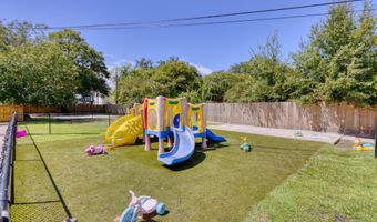 615 Howard Ave, Biloxi, MS 39530