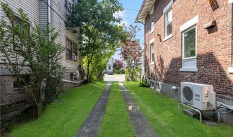 26 Narragansett Ave, Newport, RI 02840