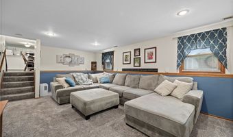 923 Hillside Dr, Amherst, OH 44001