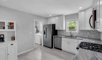 1516 Mizzen Ave, Beachwood, NJ 08722
