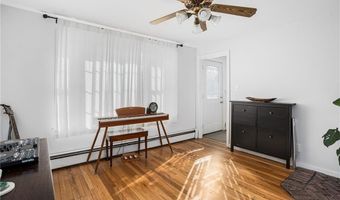 4 Halsey Ave, Middletown, RI 02842