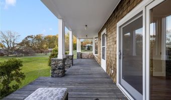 39 Walcott Ave, Jamestown, RI 02835