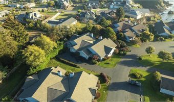 219 Schooner Bay Dr, Brookings, OR 97415