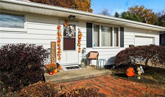 2239 Springfield Center Rd, Akron, OH 44312