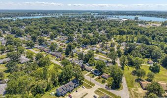 1113 Summer St, Algonac, MI 48001