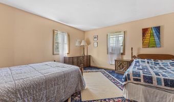 252 Meadowhill Rd, Manchester, ME 04351
