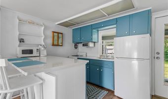 8 Presque Isle Trl, Narragansett, RI 02882