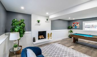 719 Webster St, Algonquin, IL 60102