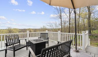 58 Lantern View Dr, Branford, CT 06405