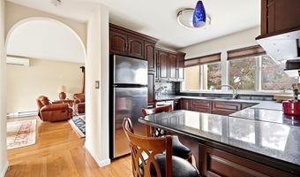 88 Central Ave, Amityville, NY 11701