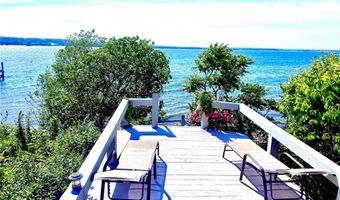 213 Seaside Dr, Jamestown, RI 02835