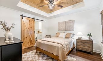 6 Bonhill Ln, Bella Vista, AR 72715
