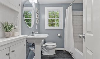 67 Quaker Ln, Bolton, MA 01740