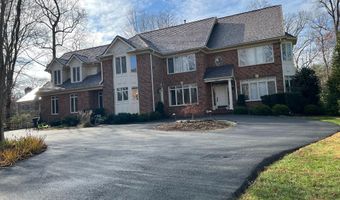 9049 HOLLY LEAF Ln, Bethesda, MD 20817