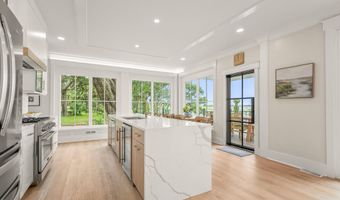 2102 Bay St, Beaufort, SC 29902