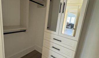 281 7th St, Avalon, NJ 08202