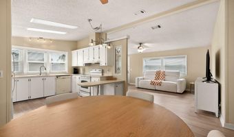 1105 TEQUESTA Dr, Barefoot Bay, FL 32976