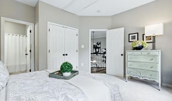 22530 FOREST RUN Dr, Ashburn, VA 20148