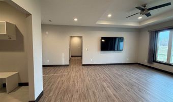 640 S 9th St, Akron, IA 51001