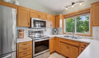 10555 56th St NE, Albertville, MN 55301