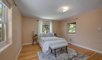 525 SOLANO Dr SE, Albuquerque, NM 87108