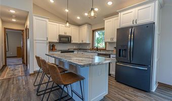 2580 Lois Ln SE, Alexandria, MN 56308