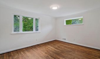 9831 SINGLETON Dr, Bethesda, MD 20817