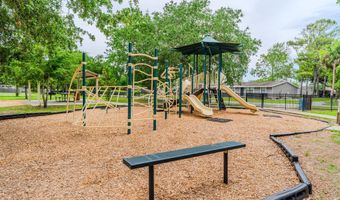 92 W 13TH St, Atlantic Beach, FL 32233
