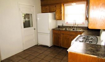 907 W Sears Ave, Artesia, NM 88210