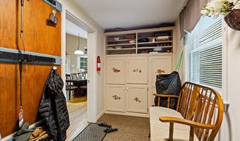279 Dunn Rd, Belgrade, ME 04917
