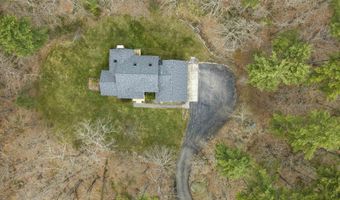 9 Maxwell Dr, Brookline, NH 03033
