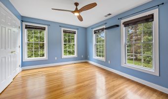 2 Ellsworth Pl, Avon, CT 06001
