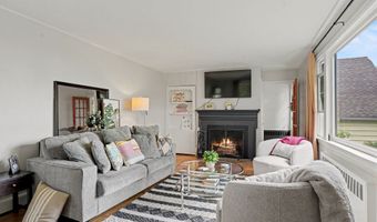 10 Crest Rd, Danbury, CT 06811