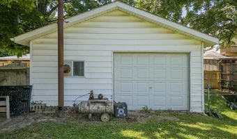 218 N 5th St, Albion, IL 62806