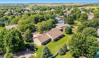 412 E Meadowlark Cir, Brandon, SD 57005