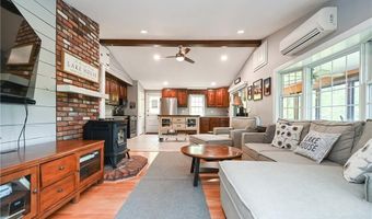 325 Lake Dr, Glocester, RI 02814