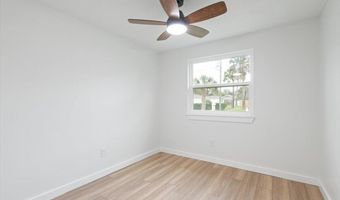 490 MAKO Dr, Atlantic Beach, FL 32233