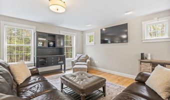 90 Village Place Dr, Barrington, NH 03825