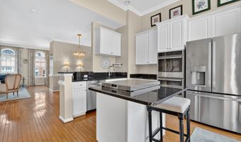 2411 GORGAS Pl, Alexandria, VA 22311