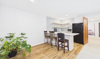117 E Birchwood Dr, Brandon, SD 57005